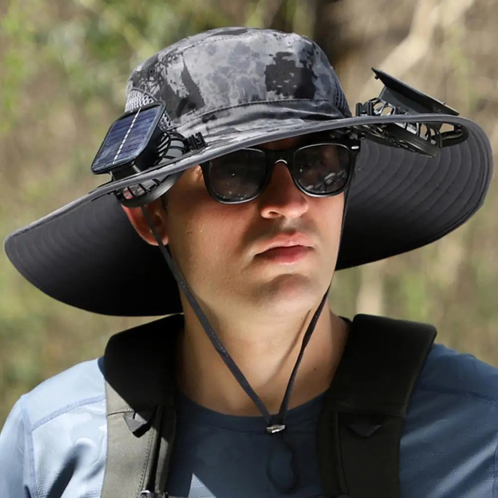 Voyera – Chapeau de soleil outdoor avec double ventilation – Large bord anti-UV, charge solaire ou USB, sangle coupe-vent