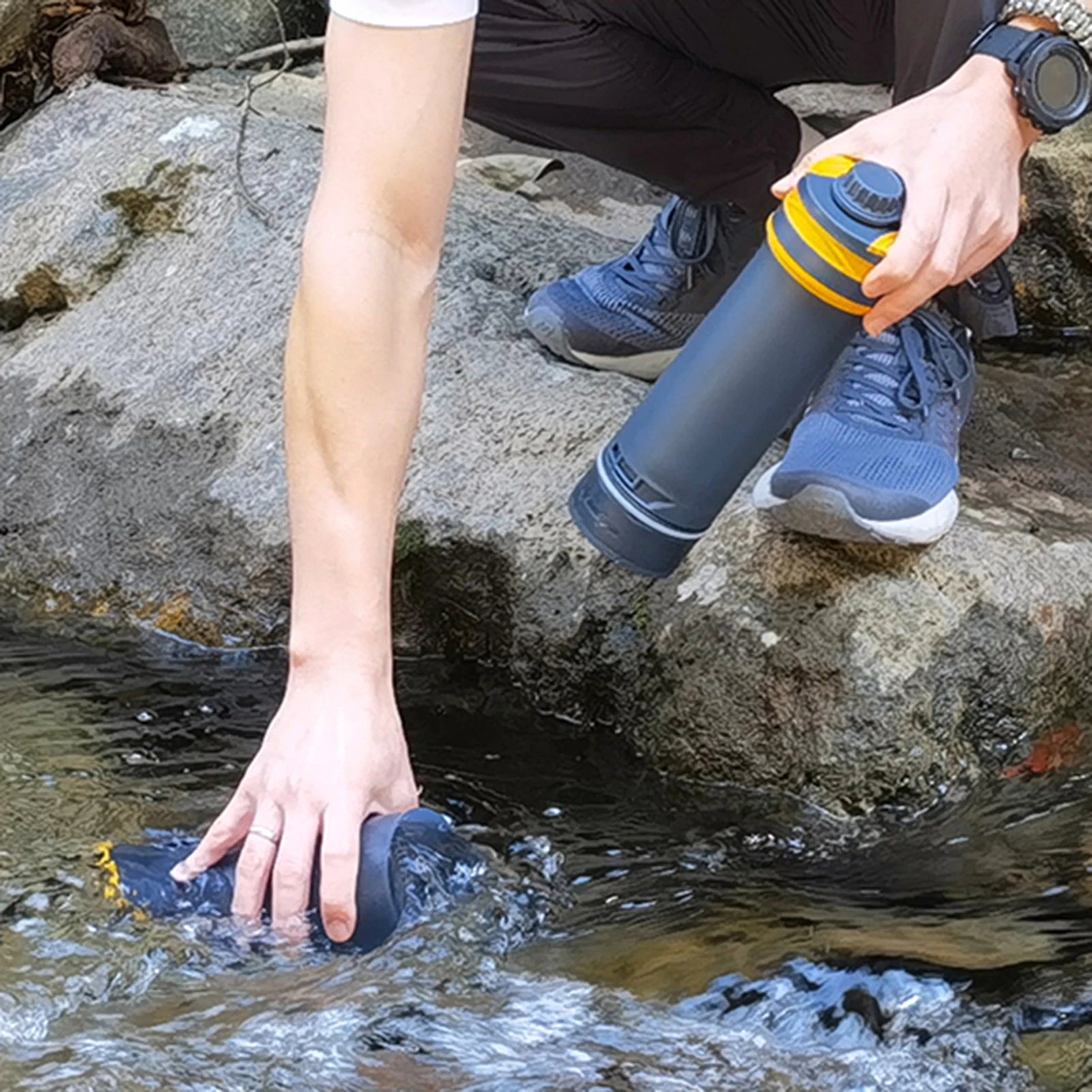 Voyera – Bouteille filtrante 1 L à ultra-filtration – Purificateur d’eau portable pour randonnée, camping et voyage